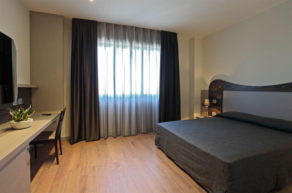 Grand Hotel Forlì Buitenkant foto