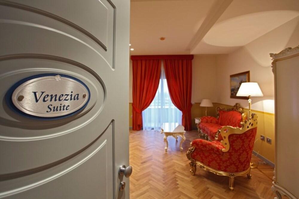 Grand Hotel Forlì Buitenkant foto