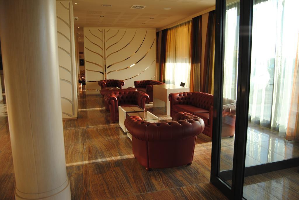 Grand Hotel Forlì Buitenkant foto