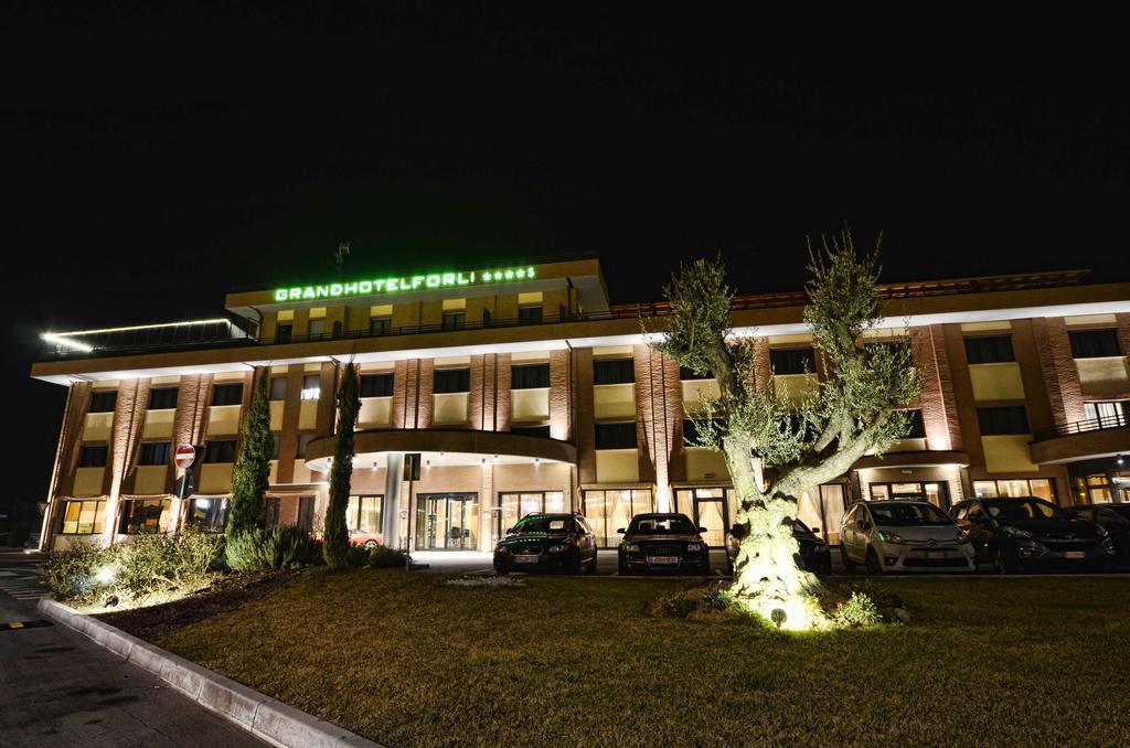 Grand Hotel Forlì Buitenkant foto