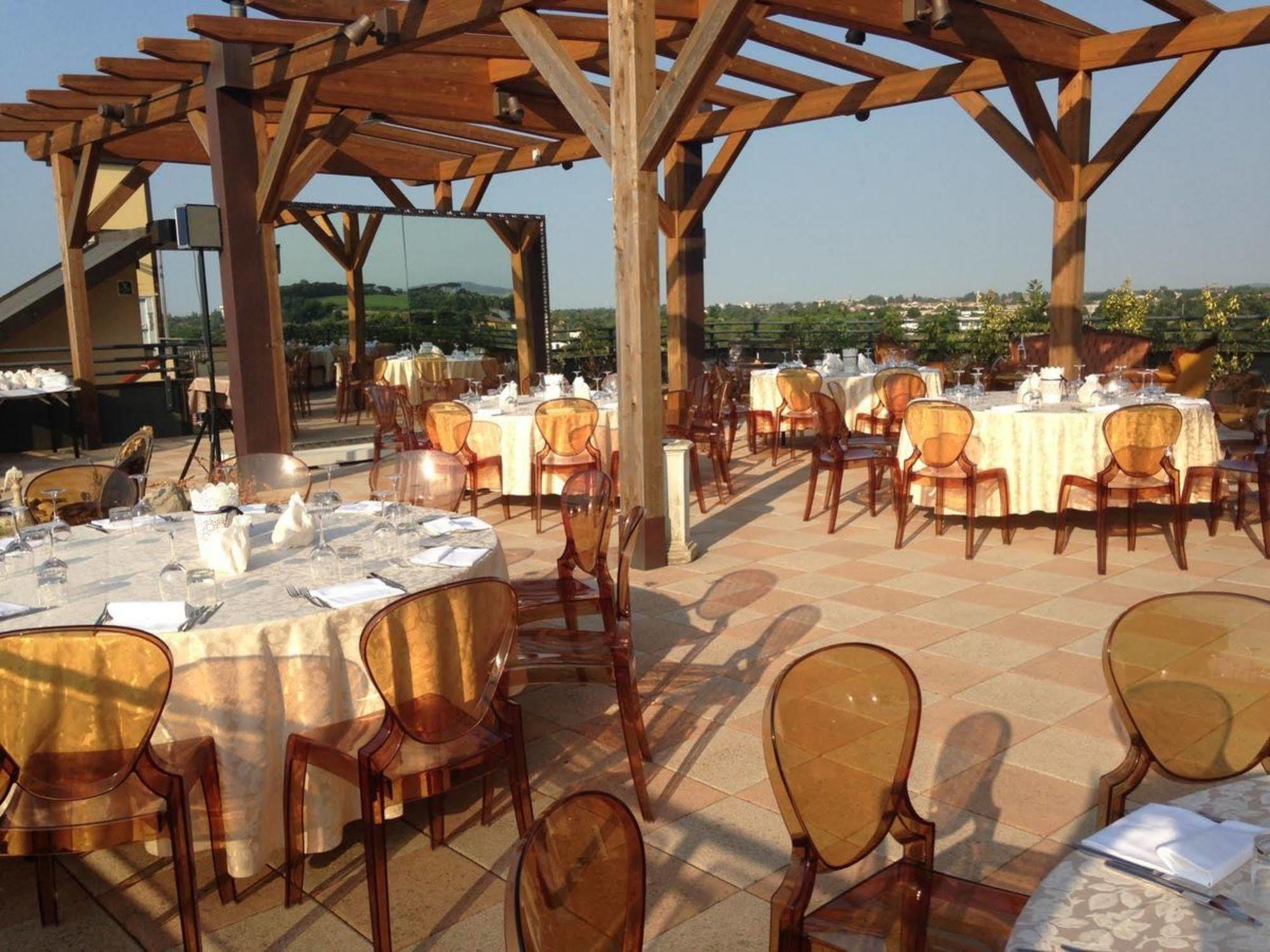 Grand Hotel Forlì Buitenkant foto