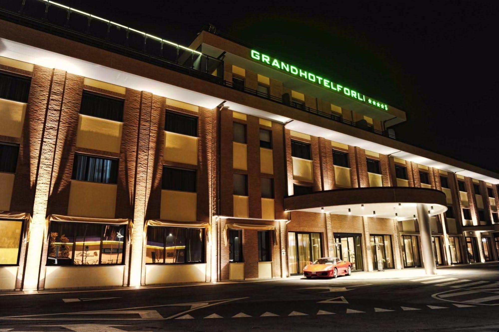 Grand Hotel Forlì Buitenkant foto