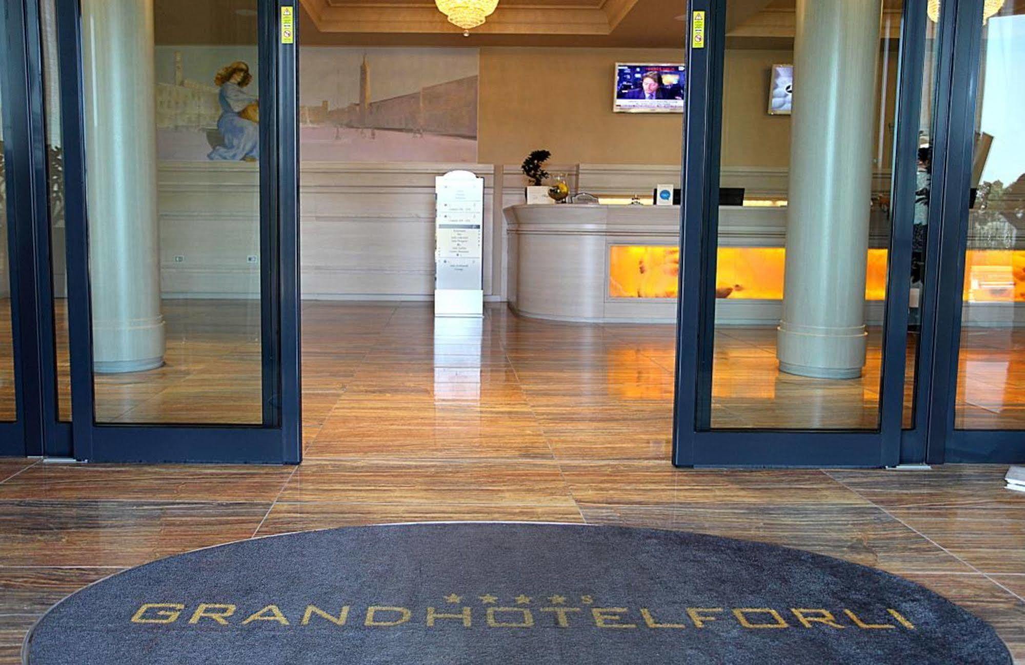 Grand Hotel Forlì Buitenkant foto