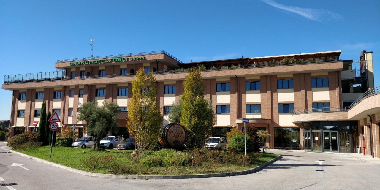 Grand Hotel Forlì Buitenkant foto